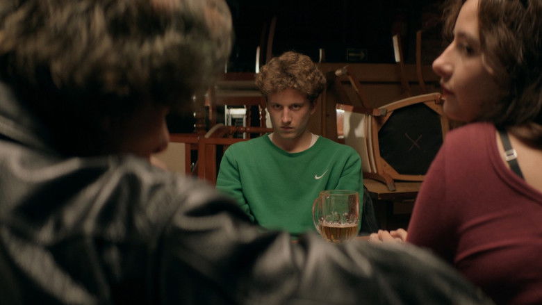 кадр из фильма Ne tak docela