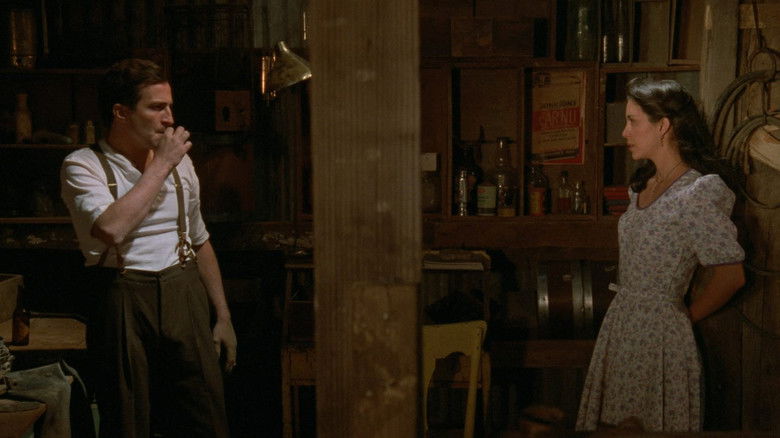 кадр из фильма Кроваво-красный