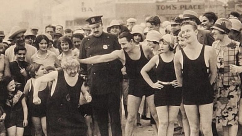 кадр из фильма Flaming Fathers