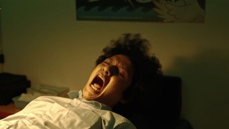 кадр из фильма Burung Dalam Sangkar