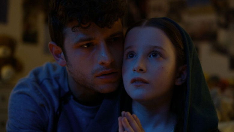 кадр из фильма La santa piccola