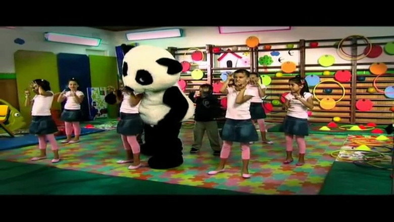 кадр из фильма Panda Vai à Escola