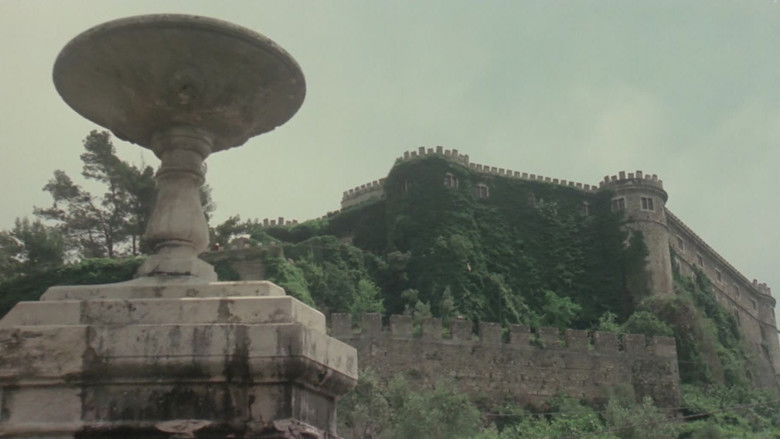 кадр из фильма Сестра Эммануэль