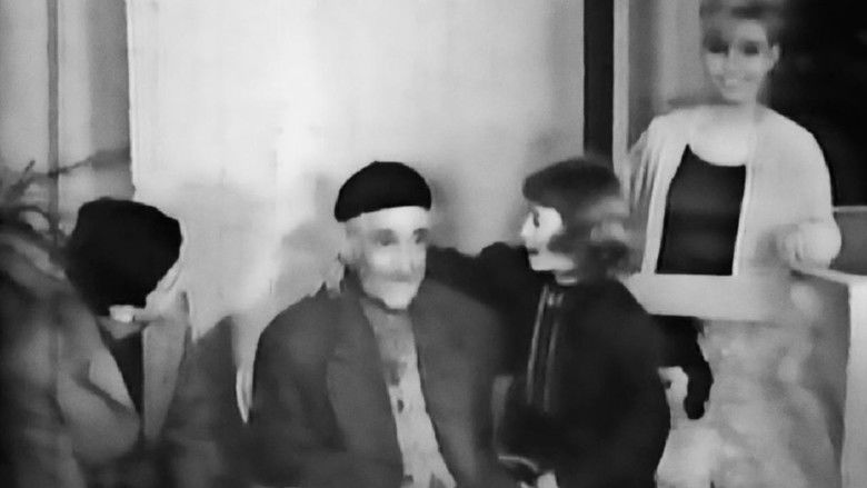 кадр из фильма Η μικρή ζητιάνα