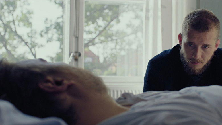 кадр из фильма Пока мы живем