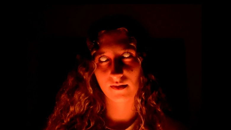 кадр из фильма Mentes Oscuras