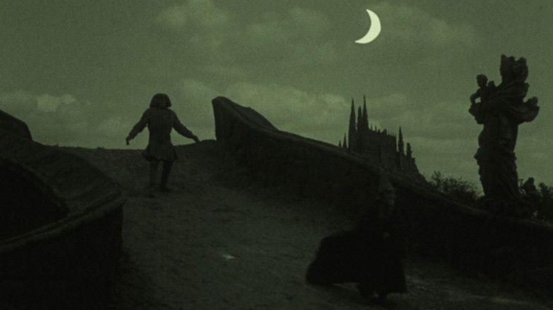 кадр из фильма Голем, как он пришел в мир