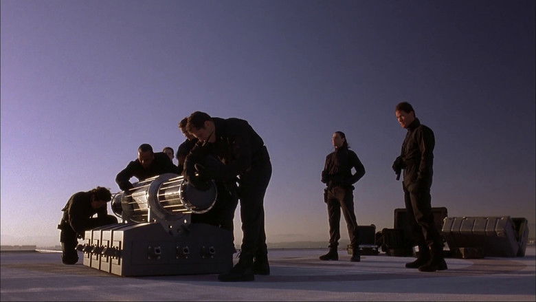 кадр из фильма Часовой механизм