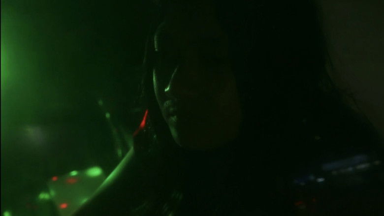 кадр из фильма Satu Perhentian Sebelum Pulang