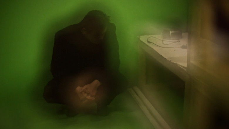 кадр из фильма HE