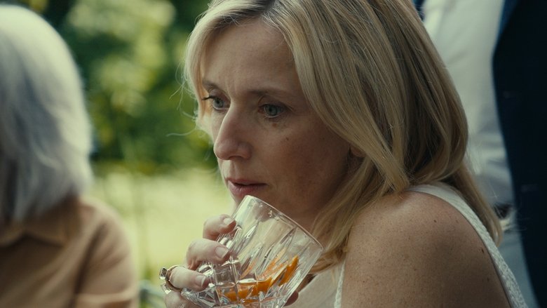 кадр из фильма Запретная страсть