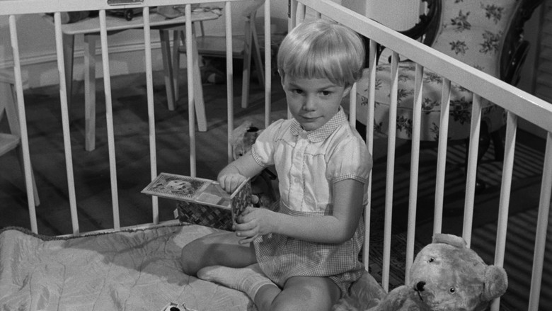 кадр из фильма Деревня проклятых