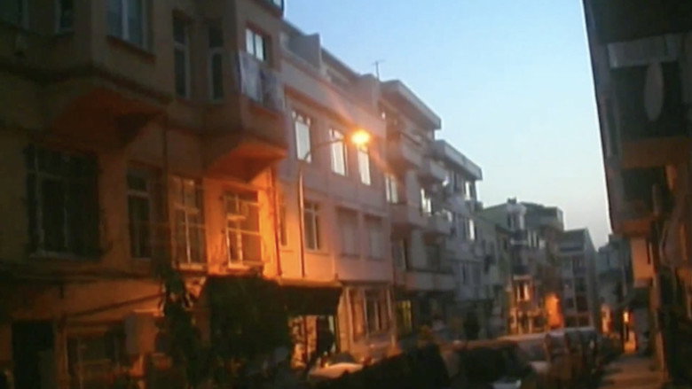 кадр из фильма uyuyup uyanınca