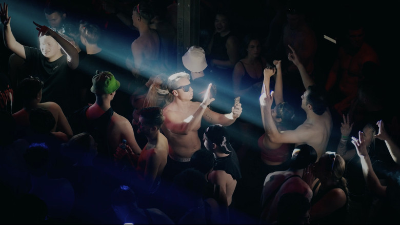 кадр из фильма Tik Tok Ravers