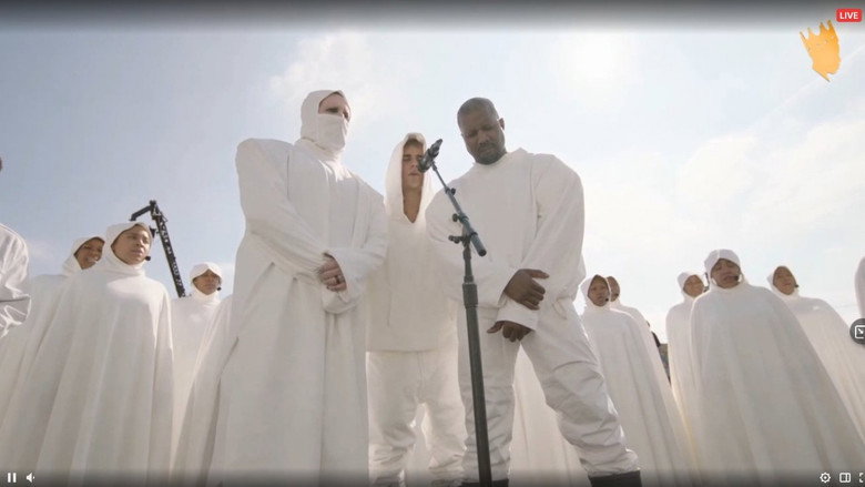 кадр из фильма Sunday Service: October 31, 2021