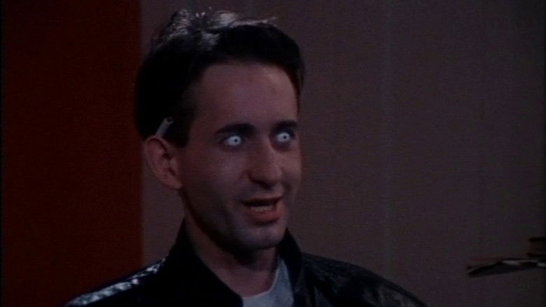 кадр из фильма Юный вампир