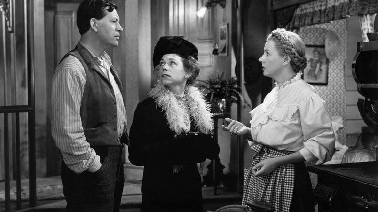 кадр из фильма Я помню, мама