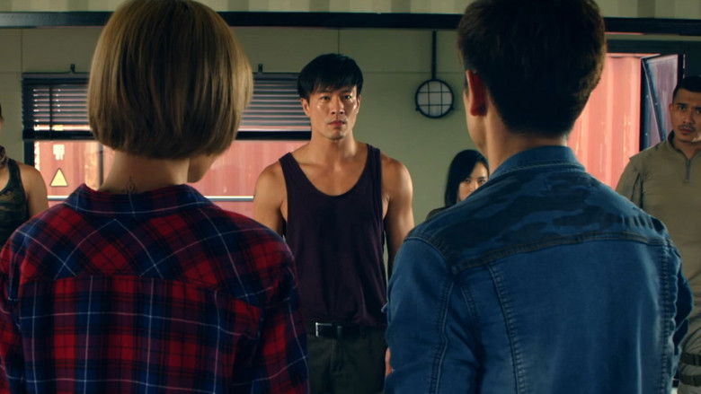 кадр из фильма Под прикрытием: Удар и пистолет