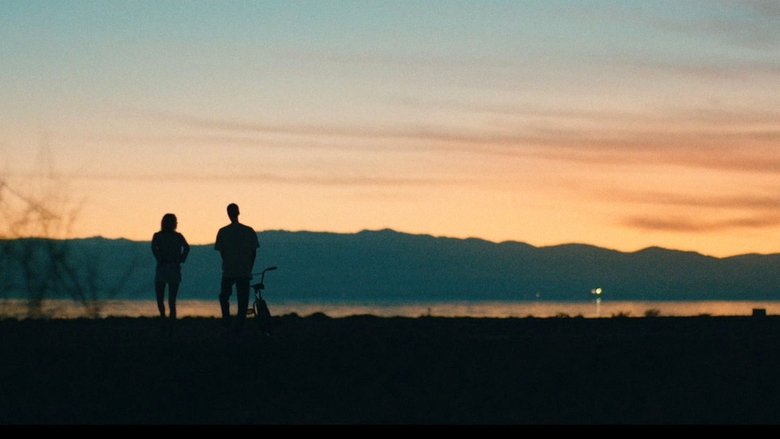 кадр из фильма Не возвращайся с луны