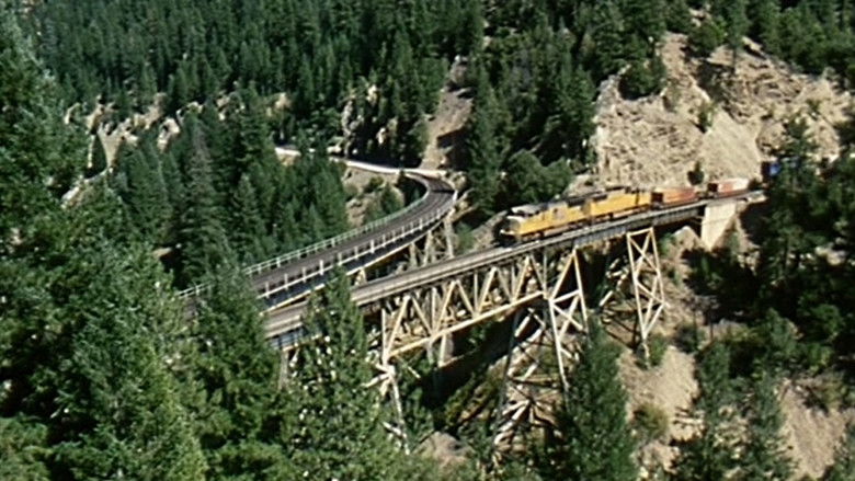 кадр из фильма RR