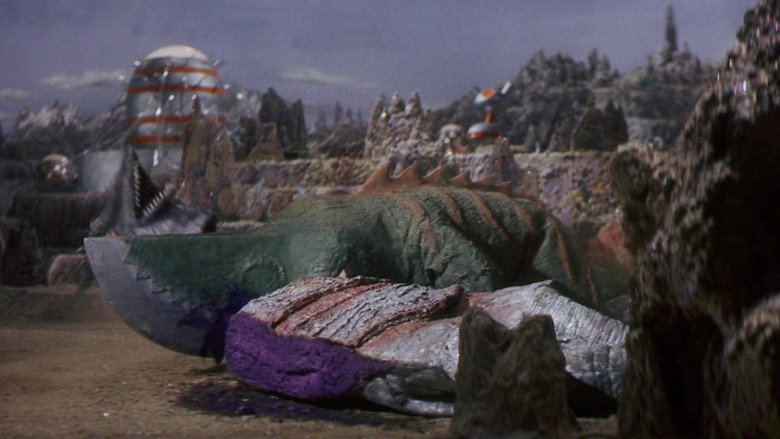 кадр из фильма Гамера против Гирона