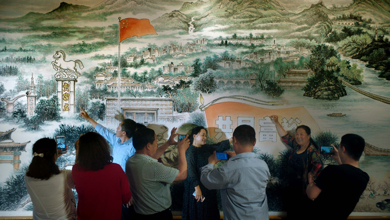 кадр из фильма Плыви, пока море не станет синим