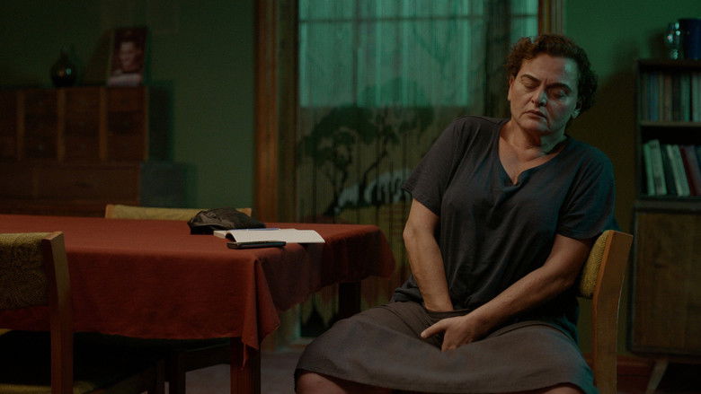 кадр из фильма Дрозд дрозд ежевика