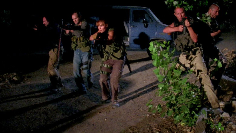 кадр из фильма Убивая мертвецов