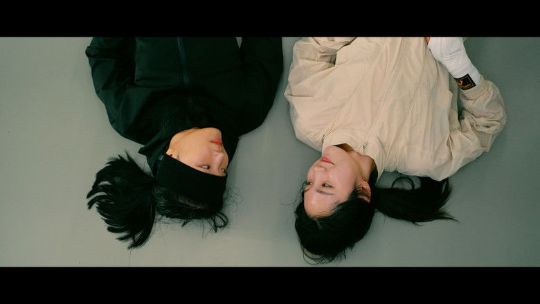 кадр из фильма 걸스 인 더 케이지