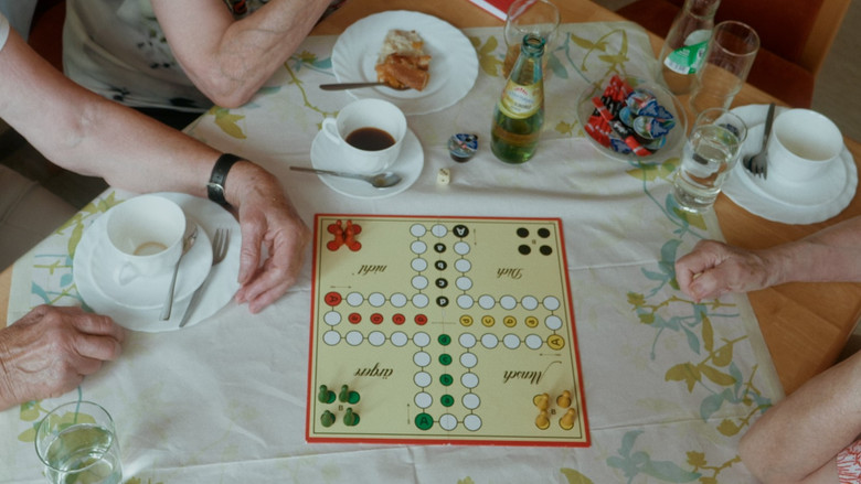 кадр из фильма This Must Be The Place