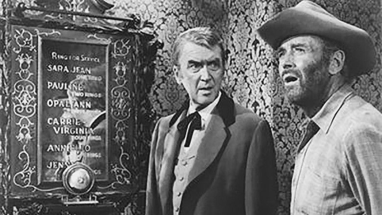 кадр из фильма Общественный клуб города Шайенн