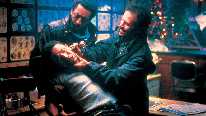 кадр из фильма Беги без оглядки