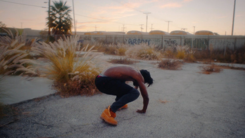 кадр из фильма Raised by Krump