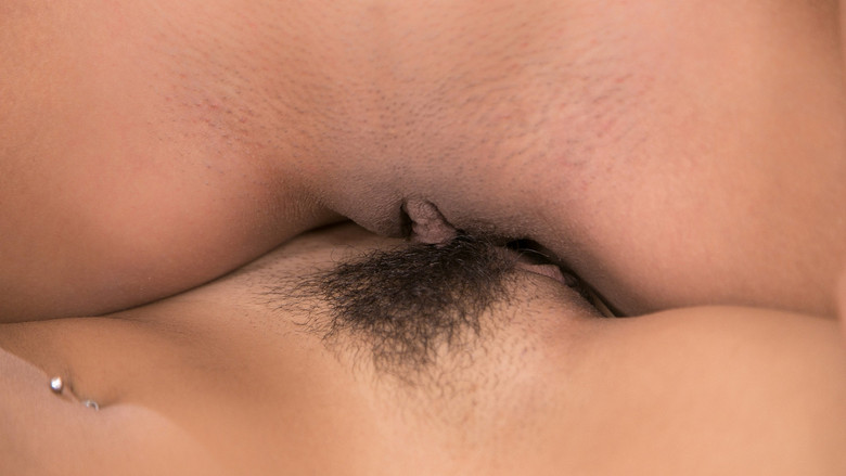 кадр из фильма Large Naturals