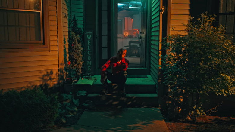 кадр из фильма When the Pizza Delivery Guy Walks in on a Robbery