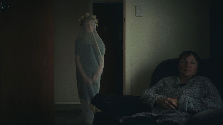 кадр из фильма The Shroud