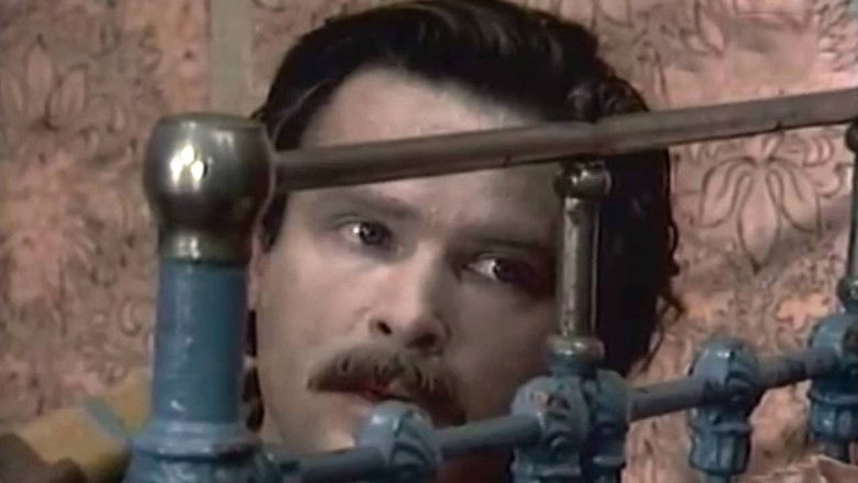 кадр из фильма У Синей бухты