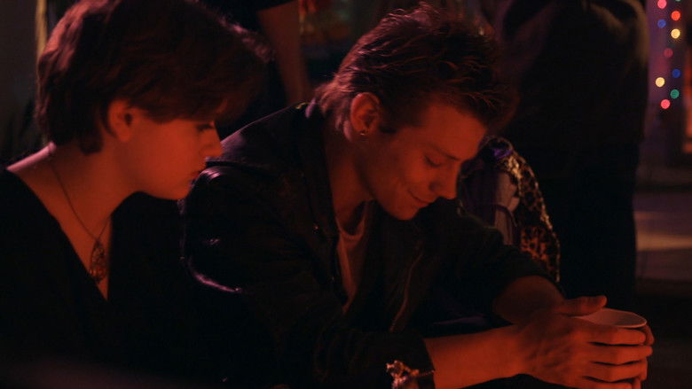 кадр из фильма Age of the Moon