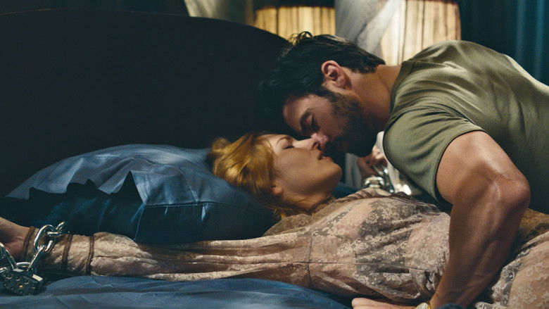 кадр из фильма Поцелуй проклятой