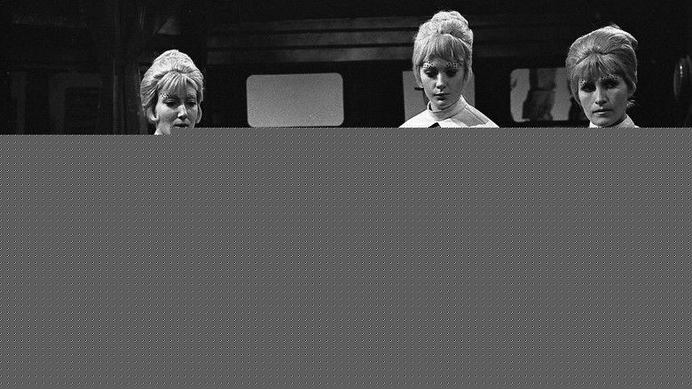 кадр из фильма Doctor Who: Galaxy 4