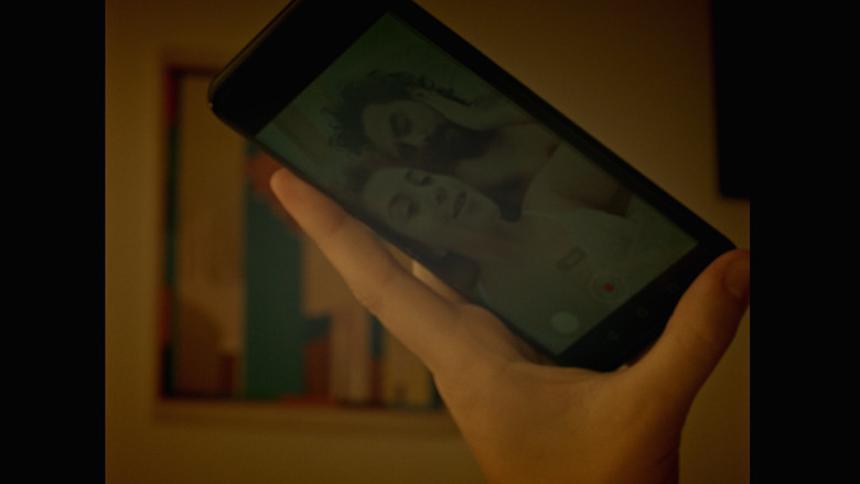 кадр из фильма Sin Conexión