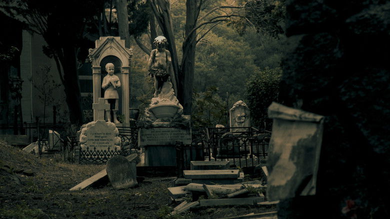 кадр из фильма Мама: гостья из тьмы