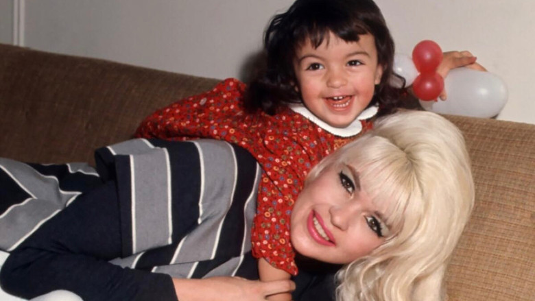 кадр из фильма Моя мама Джейн