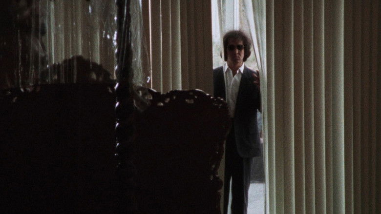 кадр из фильма 襲撃 ＢＵＲＮＩＮＧ　ＤＯＧ