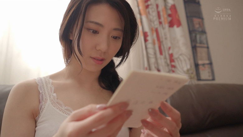 кадр из фильма 誰かの代わりでなくて。 ~憧れの恩師の息子と恋に落ちた女教師~｡ 山岸逢花