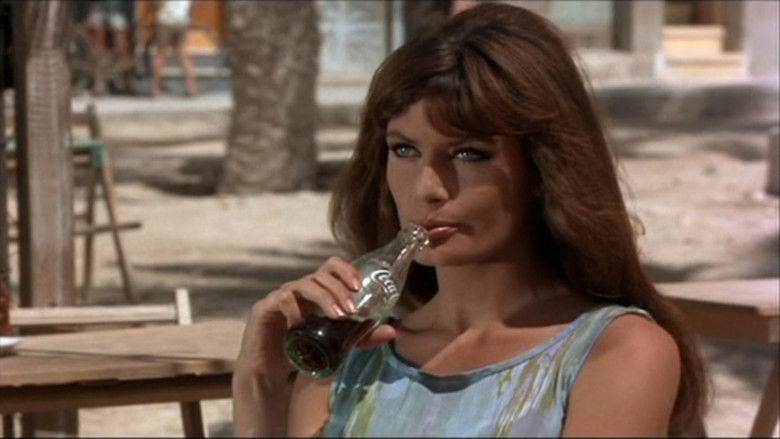 кадр из фильма Маскарад