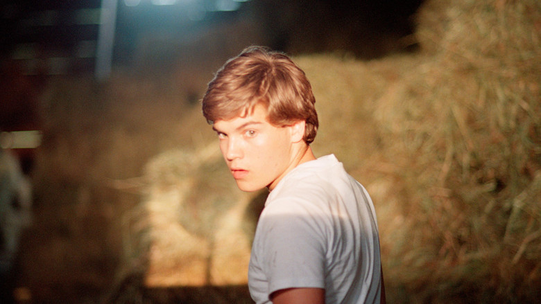 кадр из фильма Маменькин сынок