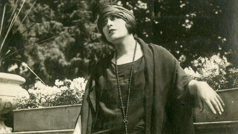 кадр из фильма L’ombra