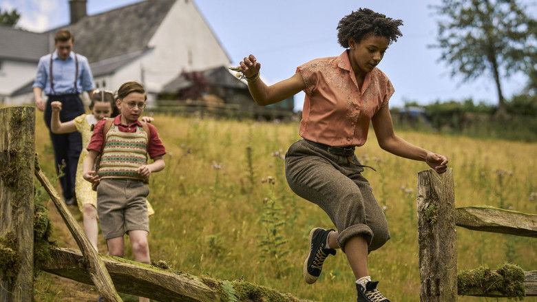 кадр из фильма The Curse of Kirrin Island