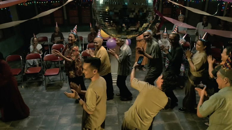 кадр из фильма Agak Laen: Menyala Pantiku!